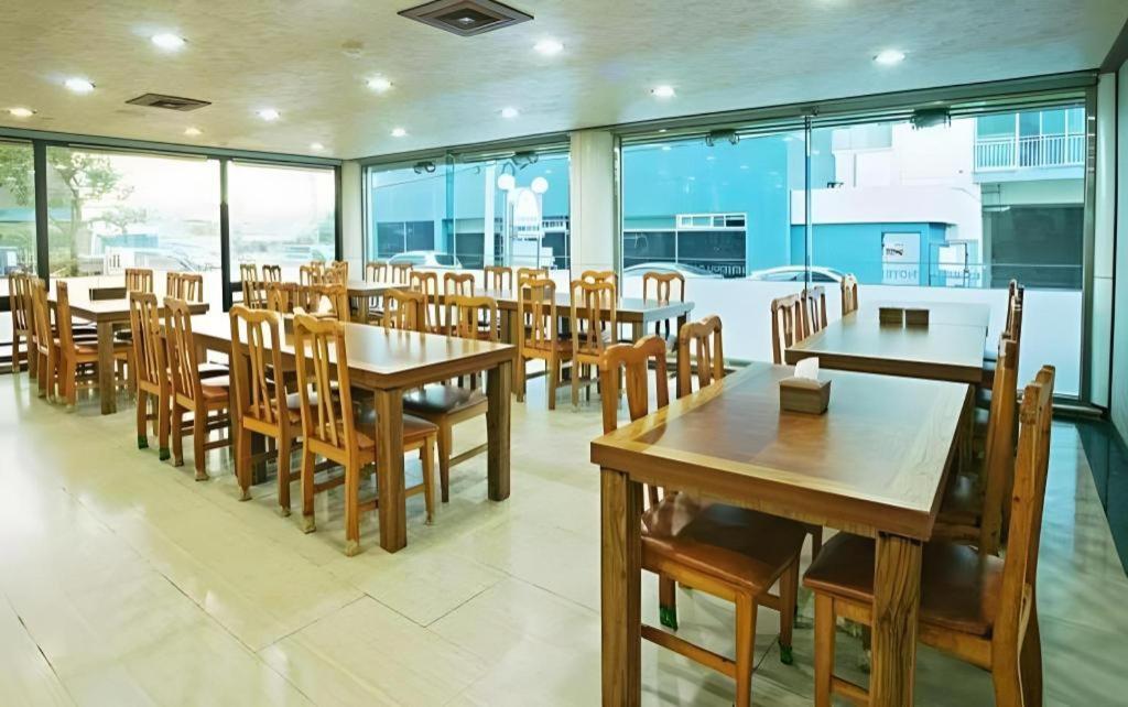 Emerald Hotel Jeju Exteriör bild