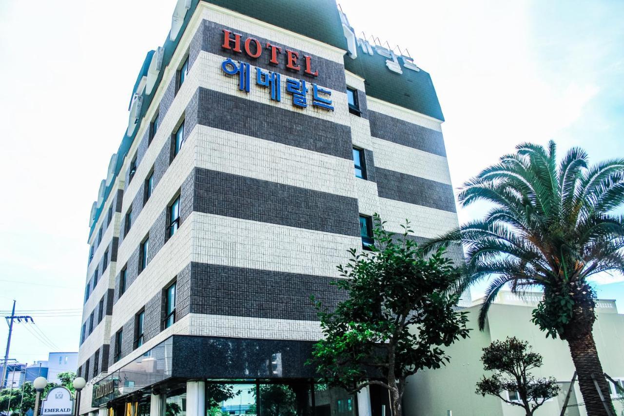 Emerald Hotel Jeju Exteriör bild