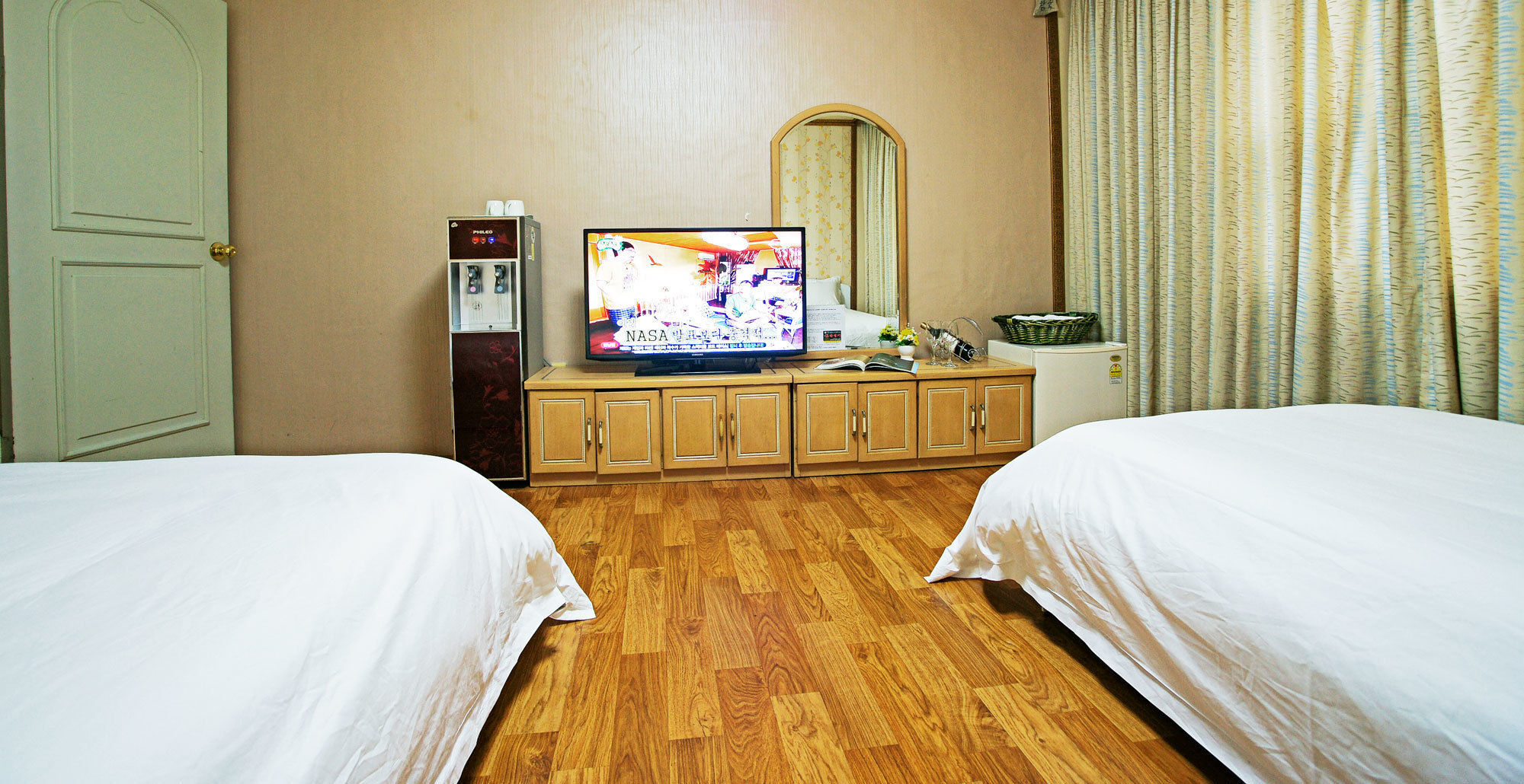 Emerald Hotel Jeju Exteriör bild
