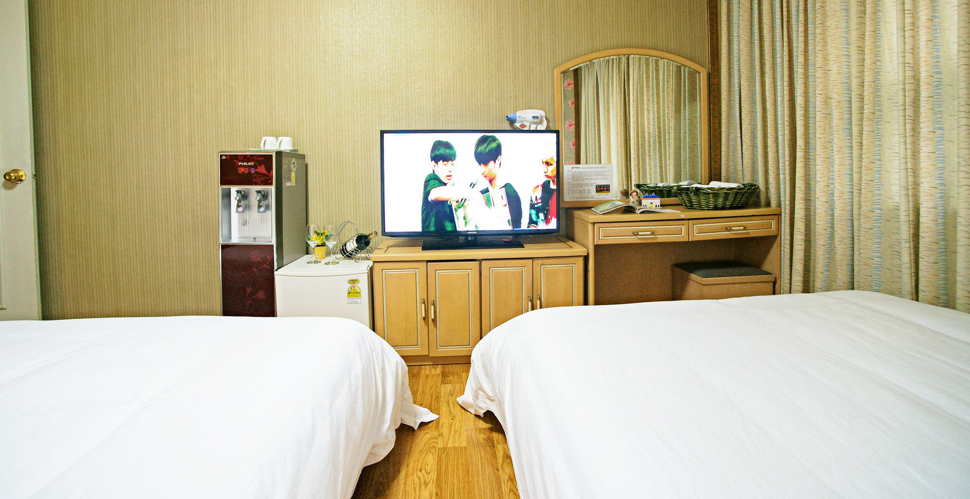 Emerald Hotel Jeju Exteriör bild