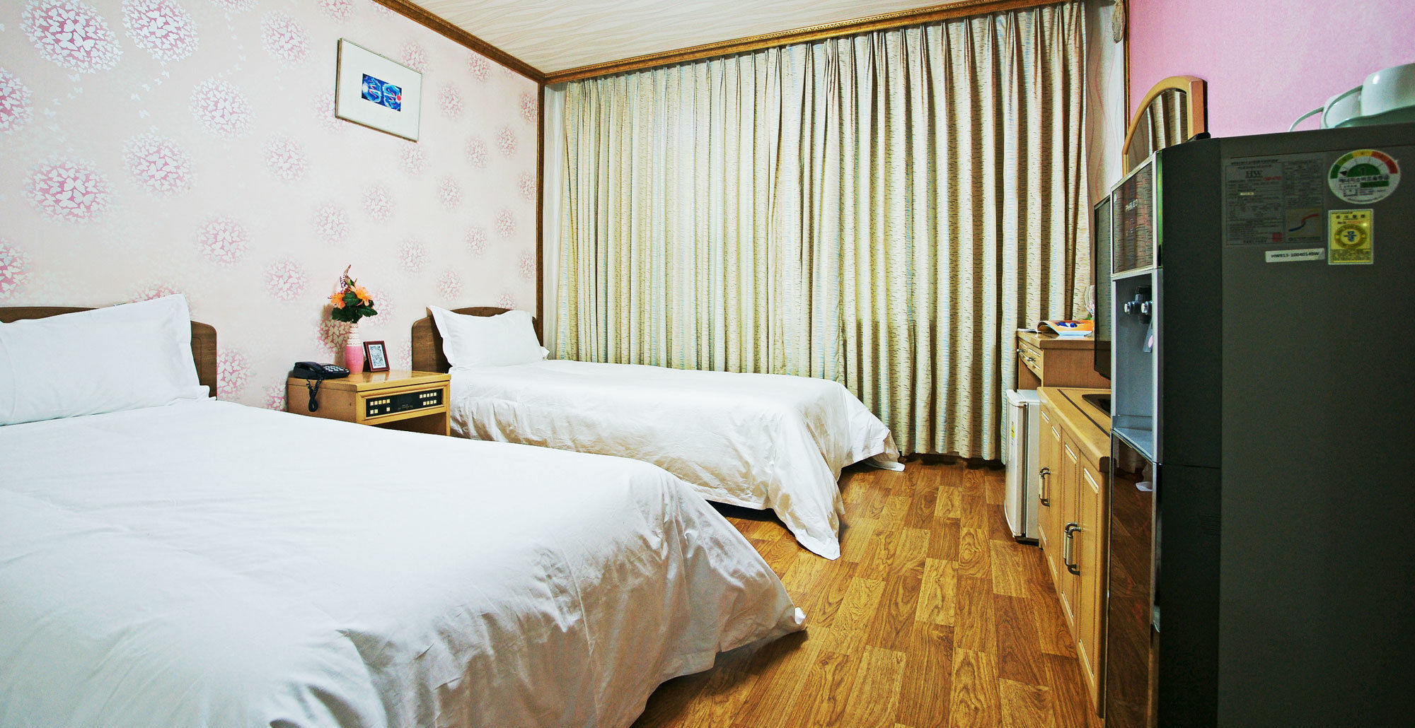 Emerald Hotel Jeju Exteriör bild